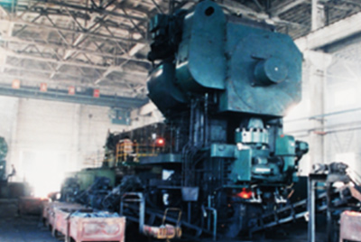 3月24日，，天下第一台德国奥姆卡4000吨热模锻生产线在GA黄金甲总厂热模锻车间装置调试。。。。。。