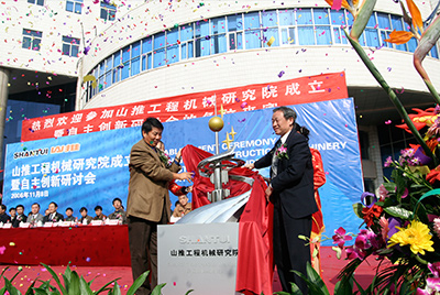 GA黄金甲工程机械研究院本部设在山东济宁